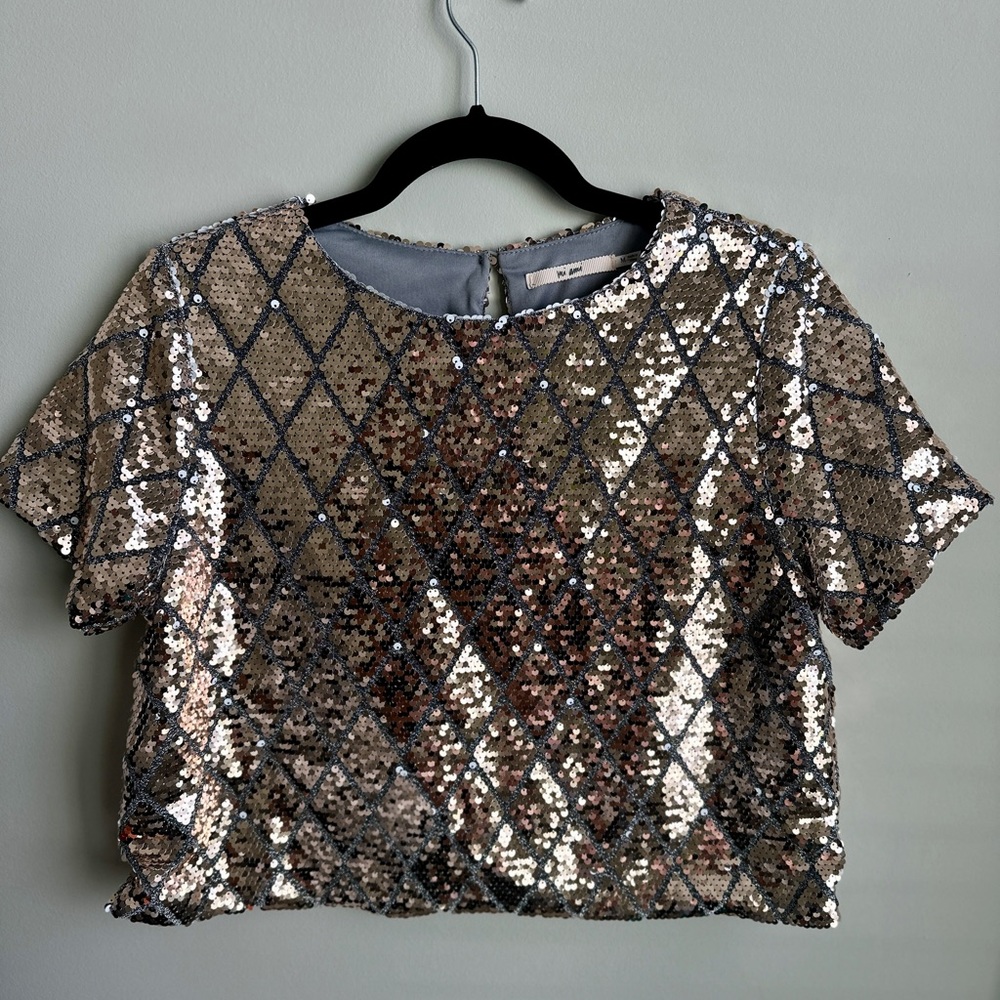 NWOT Francesca's Collection - Mi Ami Shimmering Sequin Crop Top